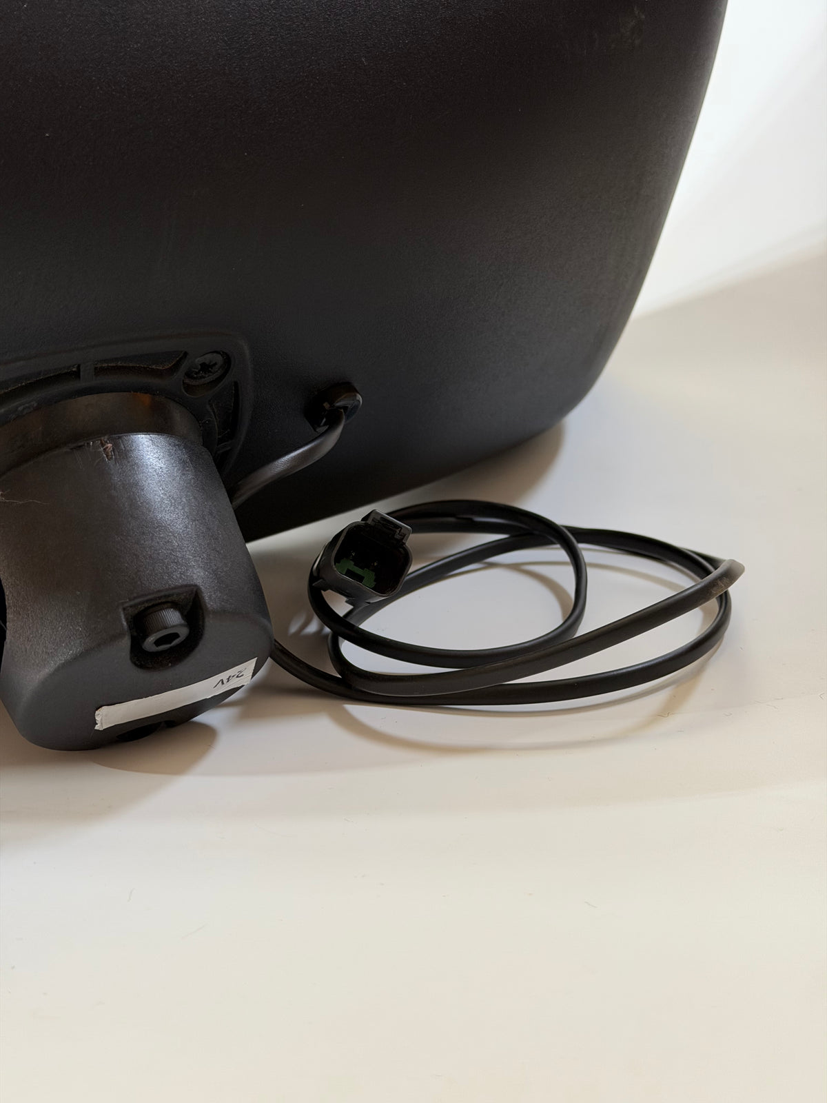 Britax 1423125 Black ABS Body Mirror Heads with 24V heater Element to suit Japanese Style Trucks