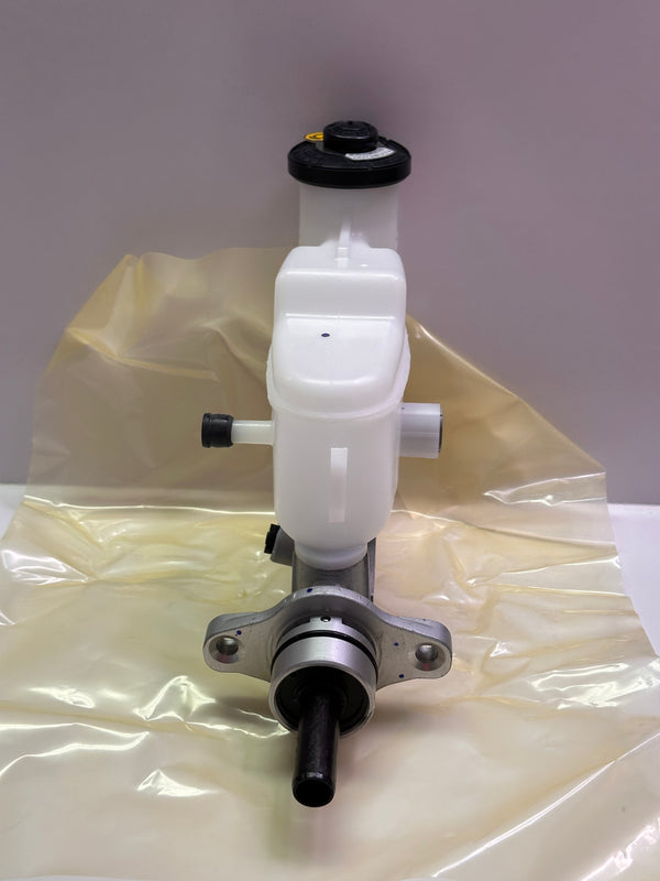 Toyota 47201-0K020 Brake Master Cylinder for Hilux 2005-2015