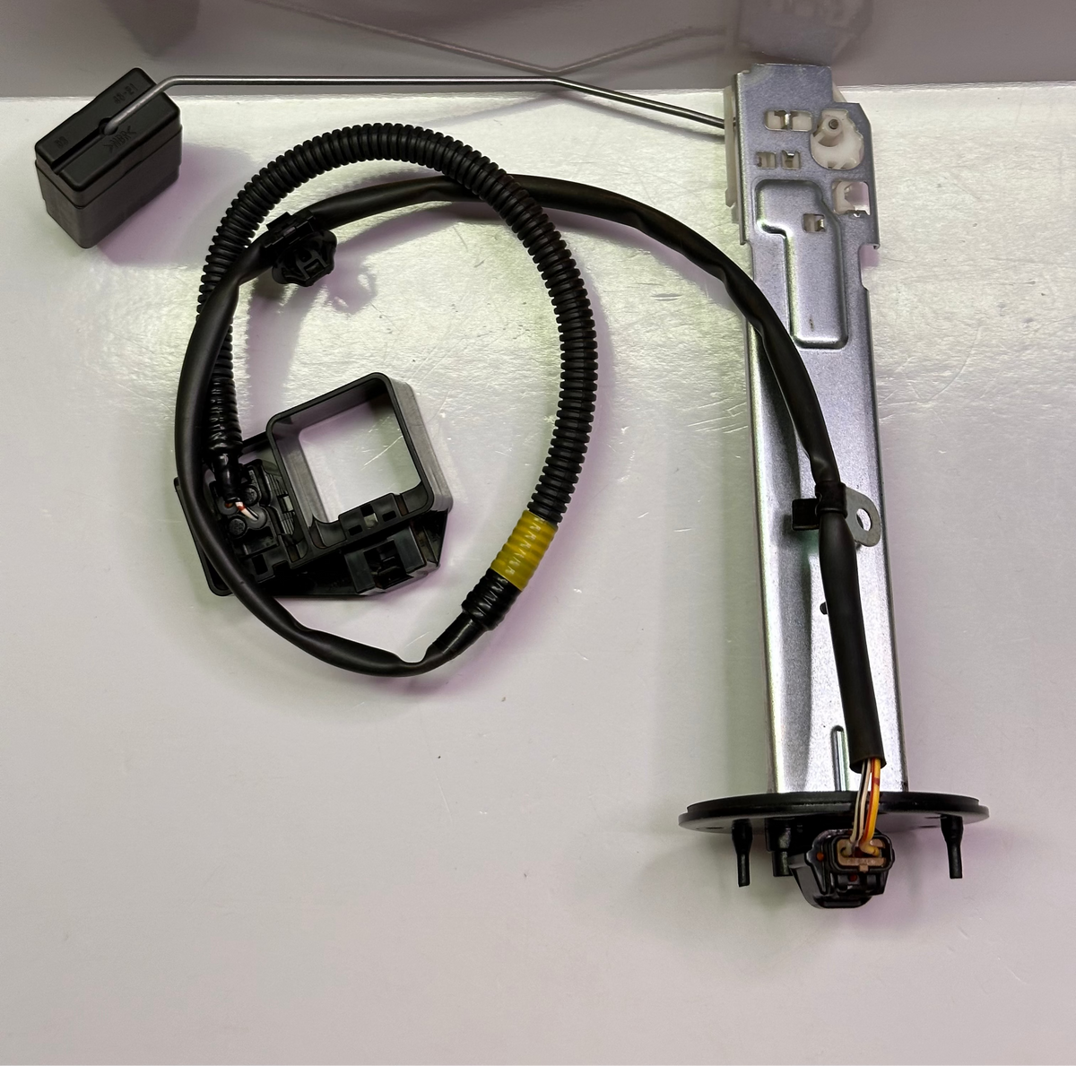 Toyota 83320-69575 Genuine Fuel Sender Unit — Land Cruiser