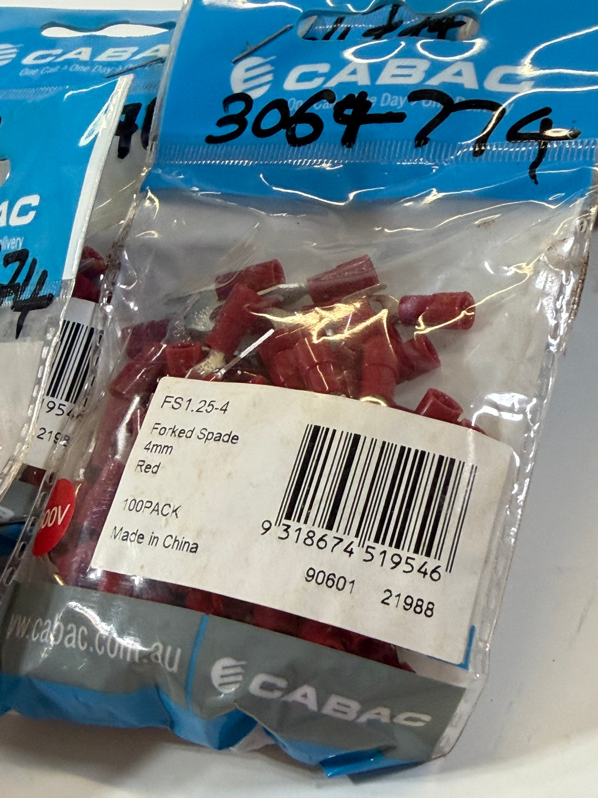 Cabac FS1.25-4 Red Forked Spade Terminals — 4 mm, 700 Pieces