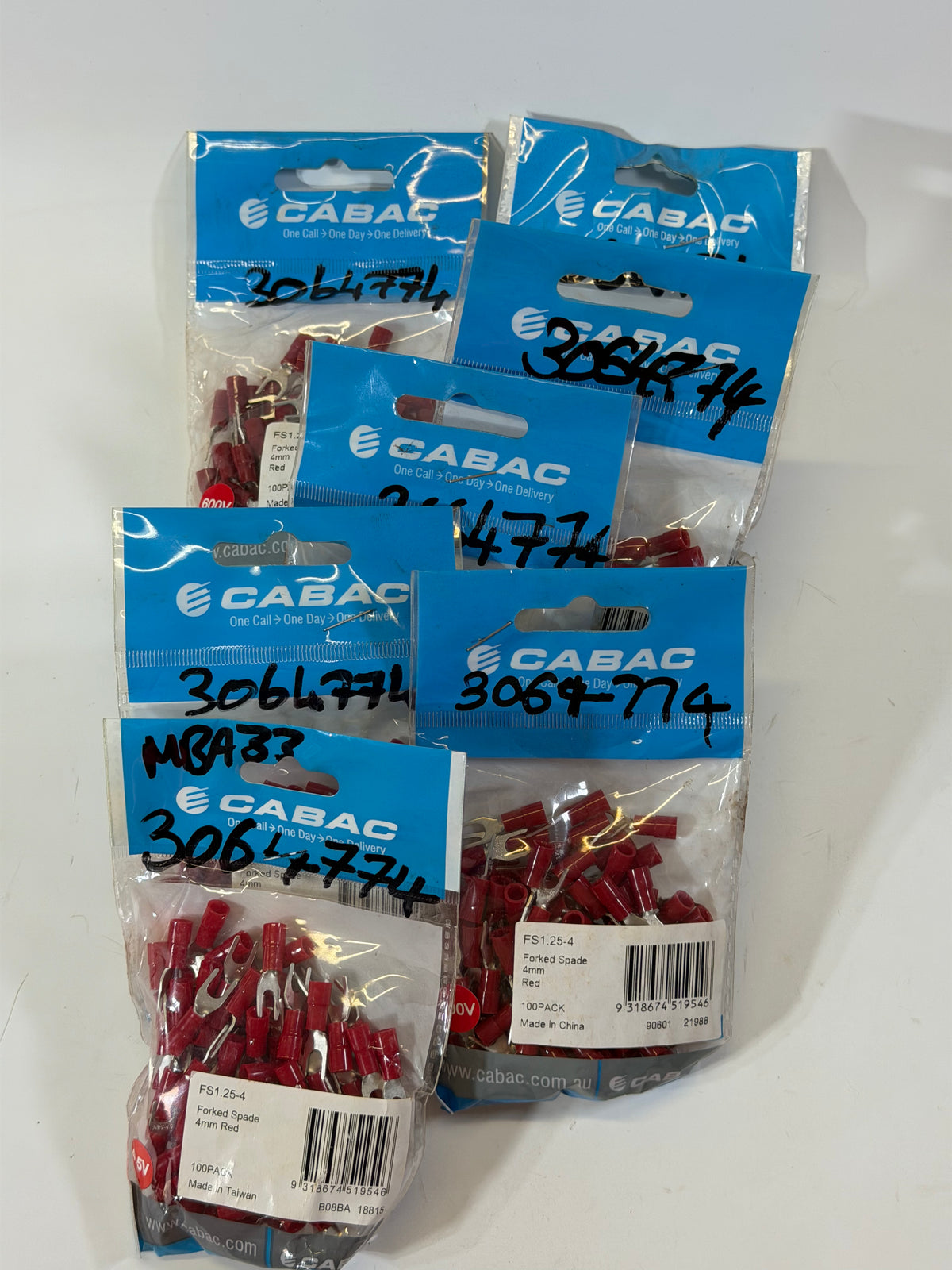 Cabac FS1.25-4 Red Forked Spade Terminals — 4 mm, 700 Pieces