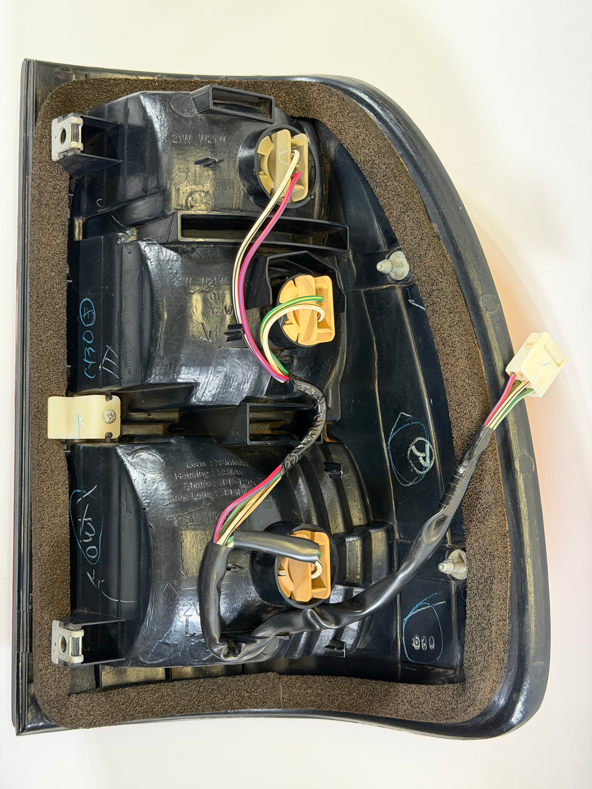 Genuine Toyota 81551-60560 LH Tail Light Assembly – Used, 100/105 Series