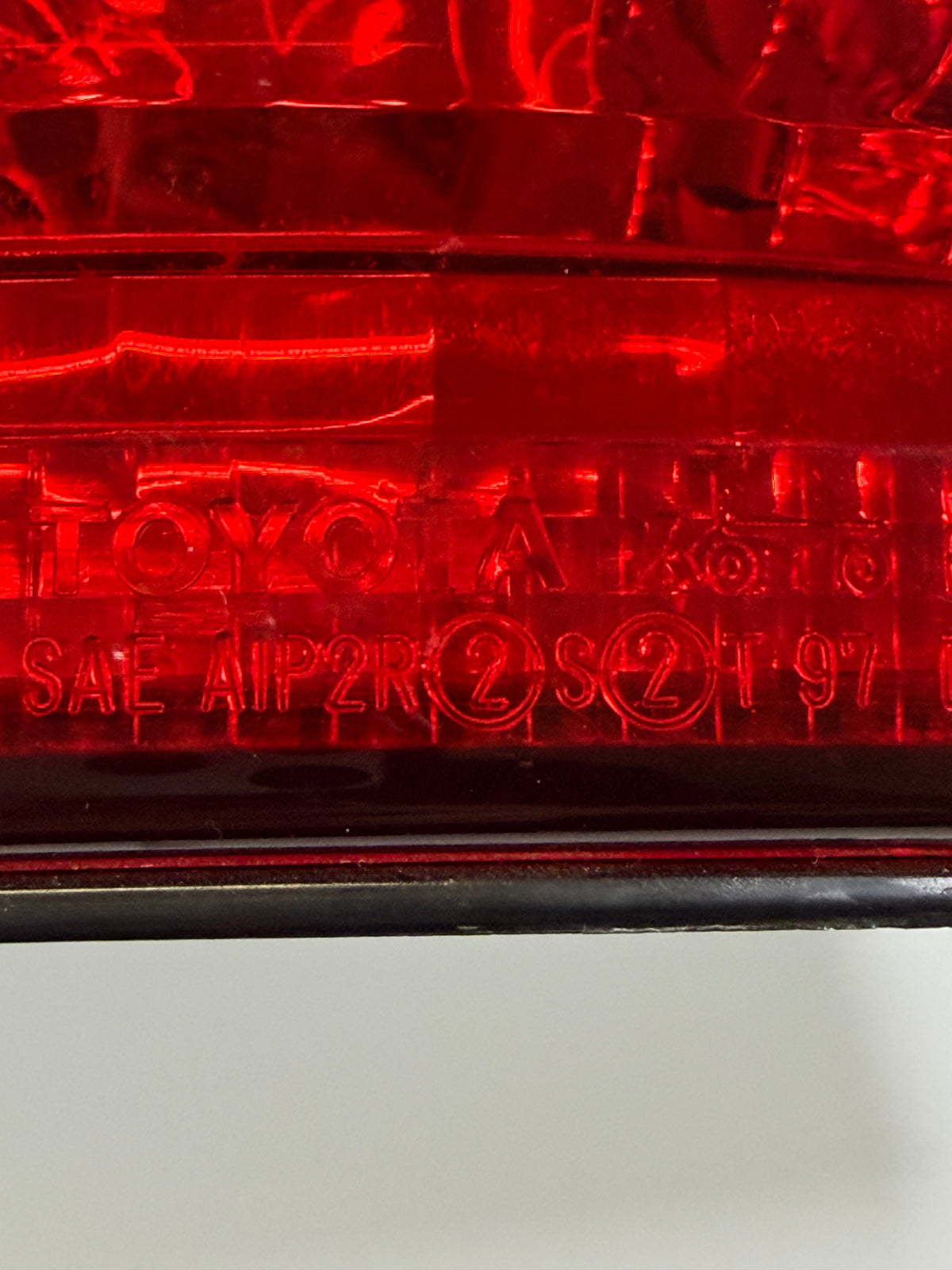 Genuine Toyota 81551-60560 LH Tail Light Assembly – Used, 100/105 Series