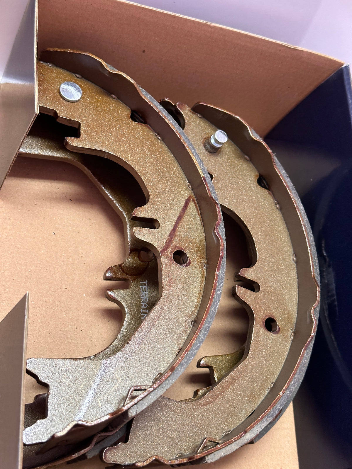 Terrain Tamer 46550-60041K Handbrake Shoe Set – 4 Shoes