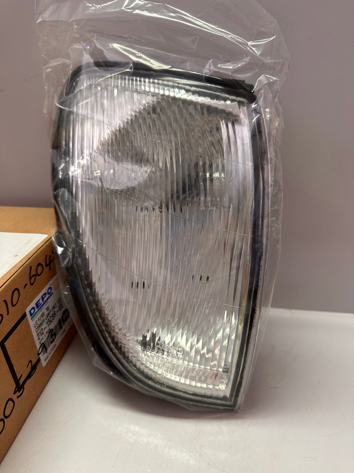 DEPO 212-15C8R-UE Right-Front Indicator — Toyota 81510-60480 Reference