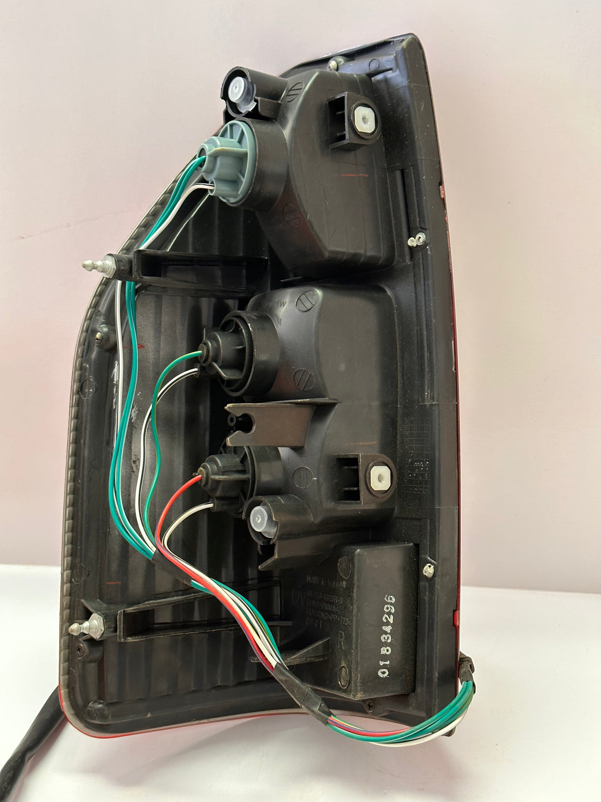 DEPO TAIL LIGHT 213-1926R-AE 12V