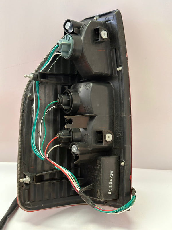 DEPO TAIL LIGHT 213-1926R-AE 12V