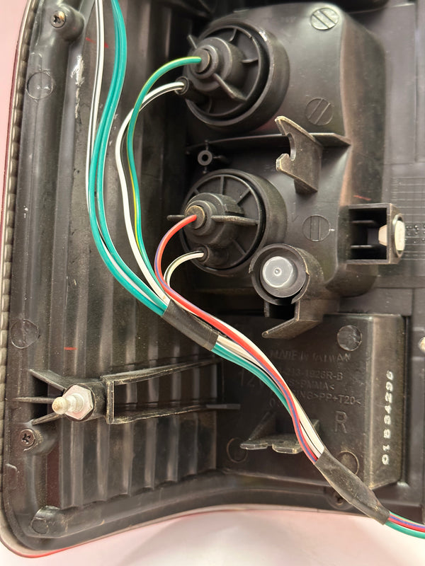 DEPO TAIL LIGHT 213-1926R-AE 12V