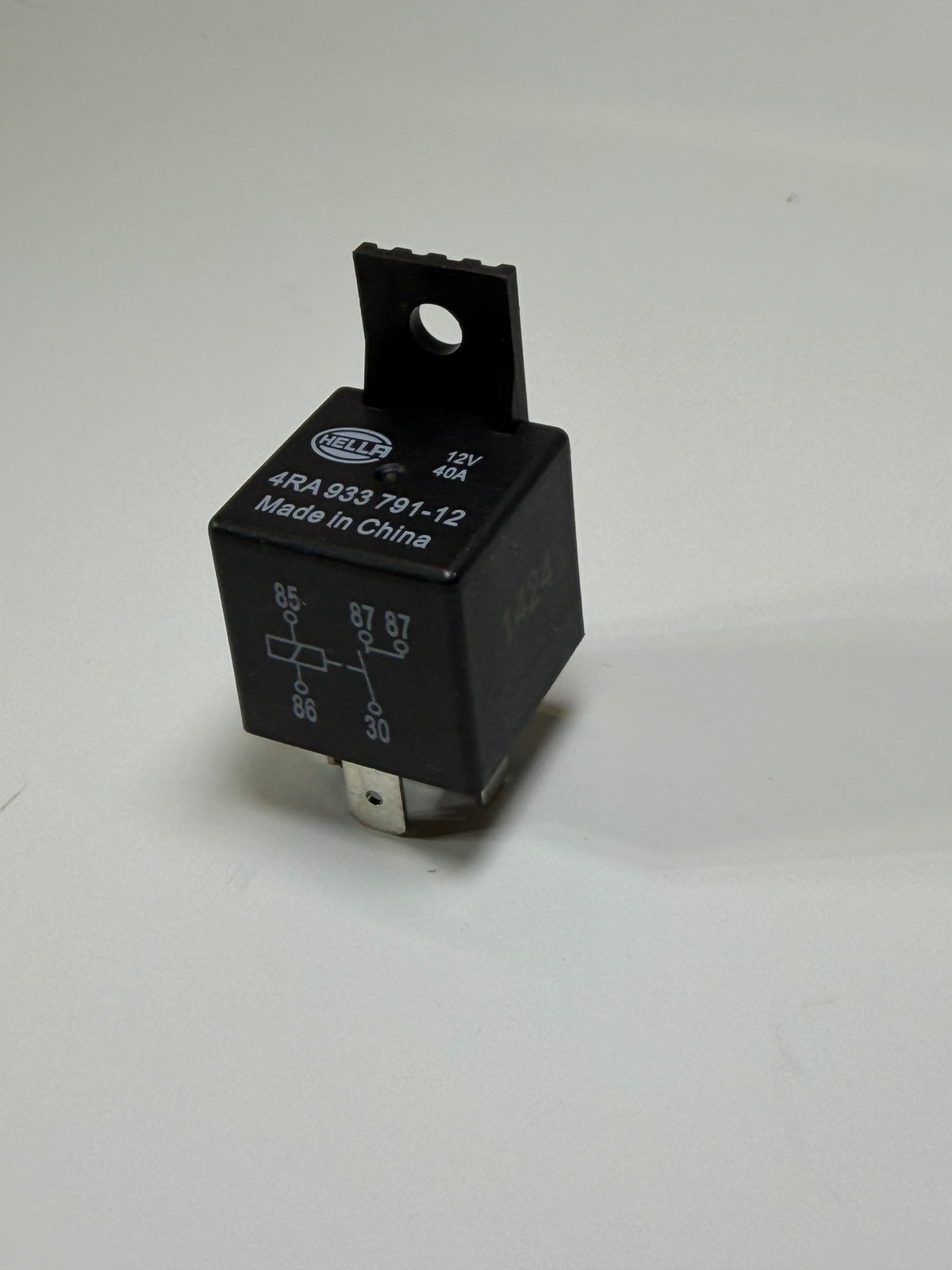 Hella 4RA 933 791-121 Normally-Open Relay — 12V Coil, 40A