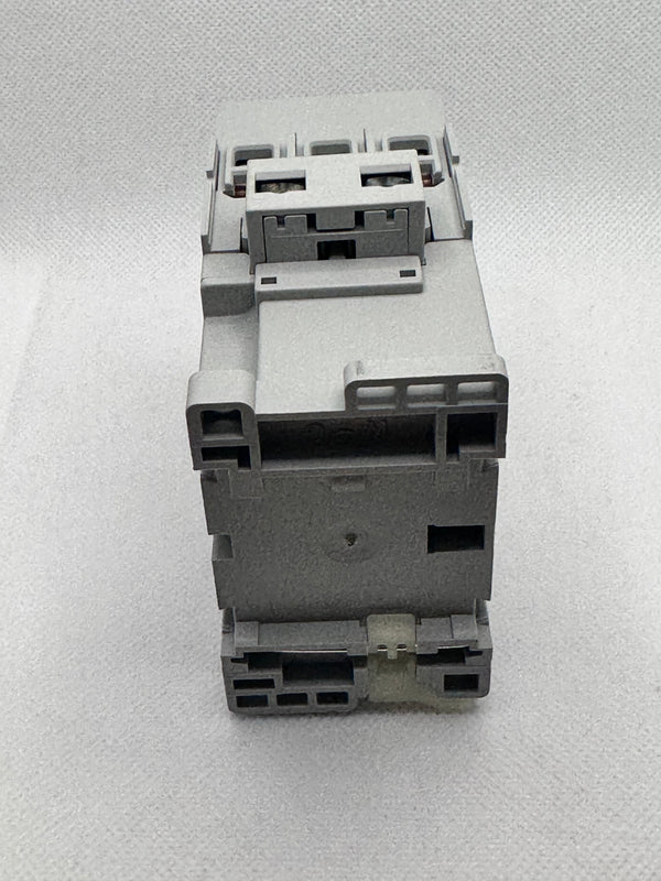 Sprecher + Schuh CA7-37-00-240VAC Contactor