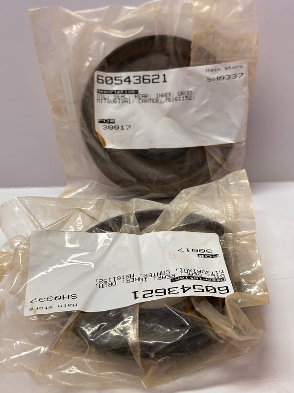 Mitsubishi Fuso Oil Seal/ Hub MB308933