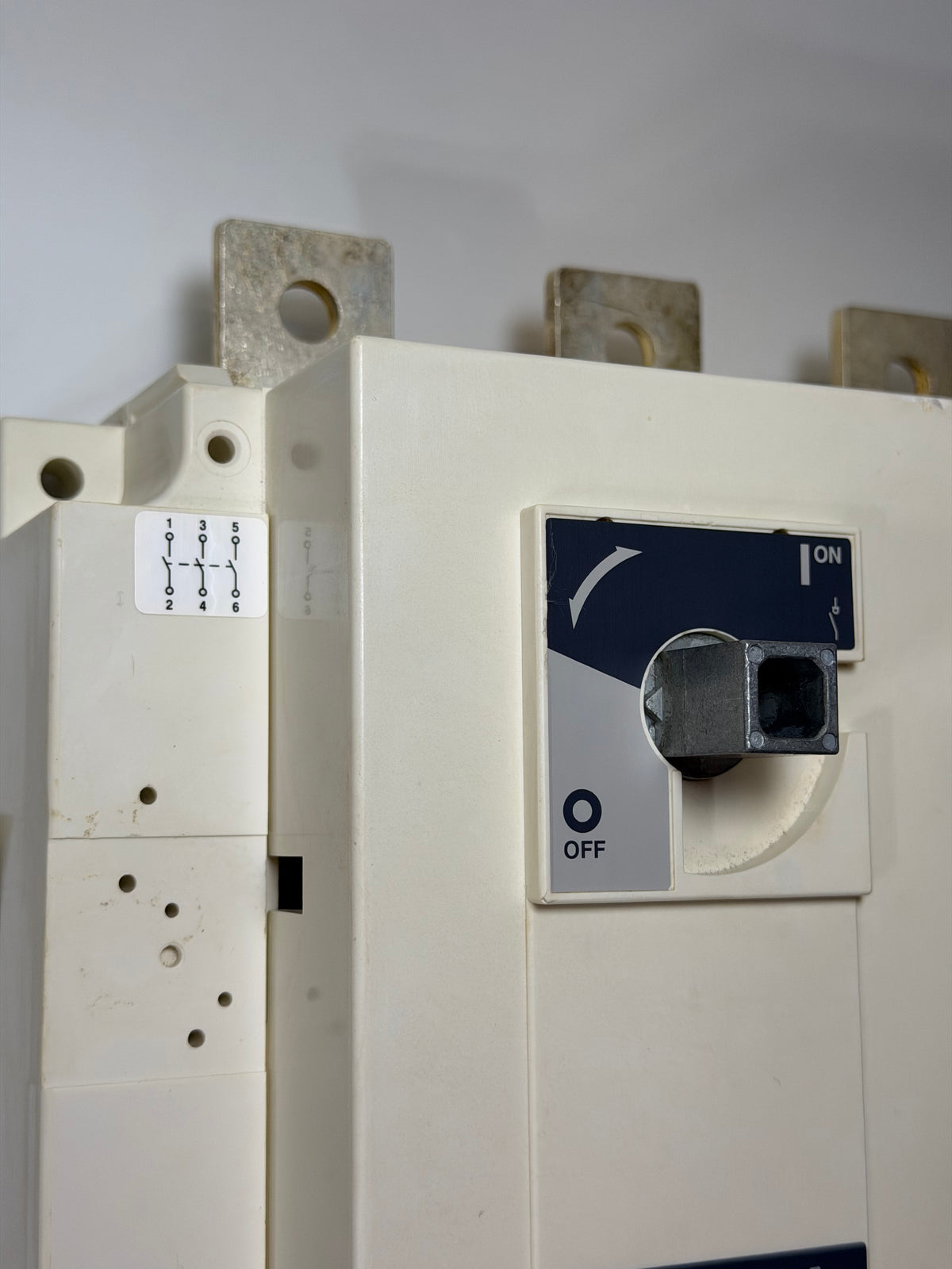 SIRCO 3X400A F Manually Operated Multipolar Load Break Switch 26003041