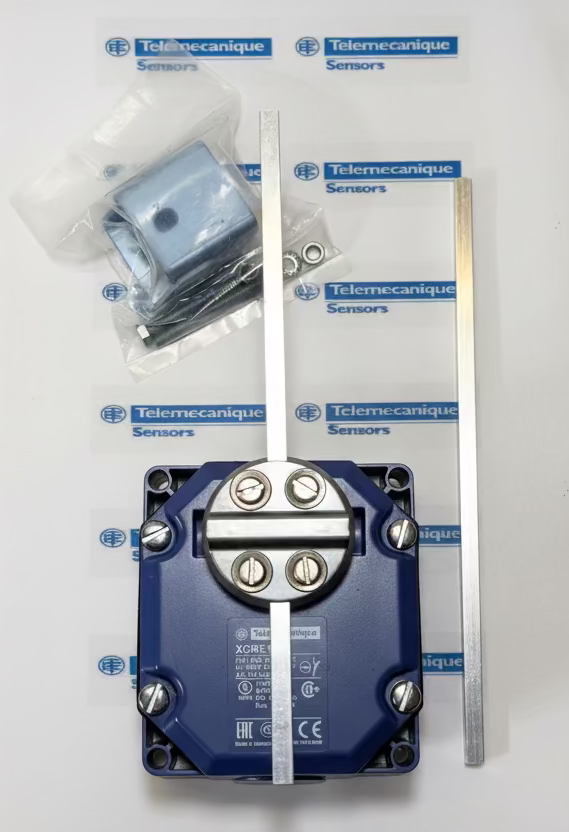Telemecanique XCRE18 Limit Switch 1NO/1NC
