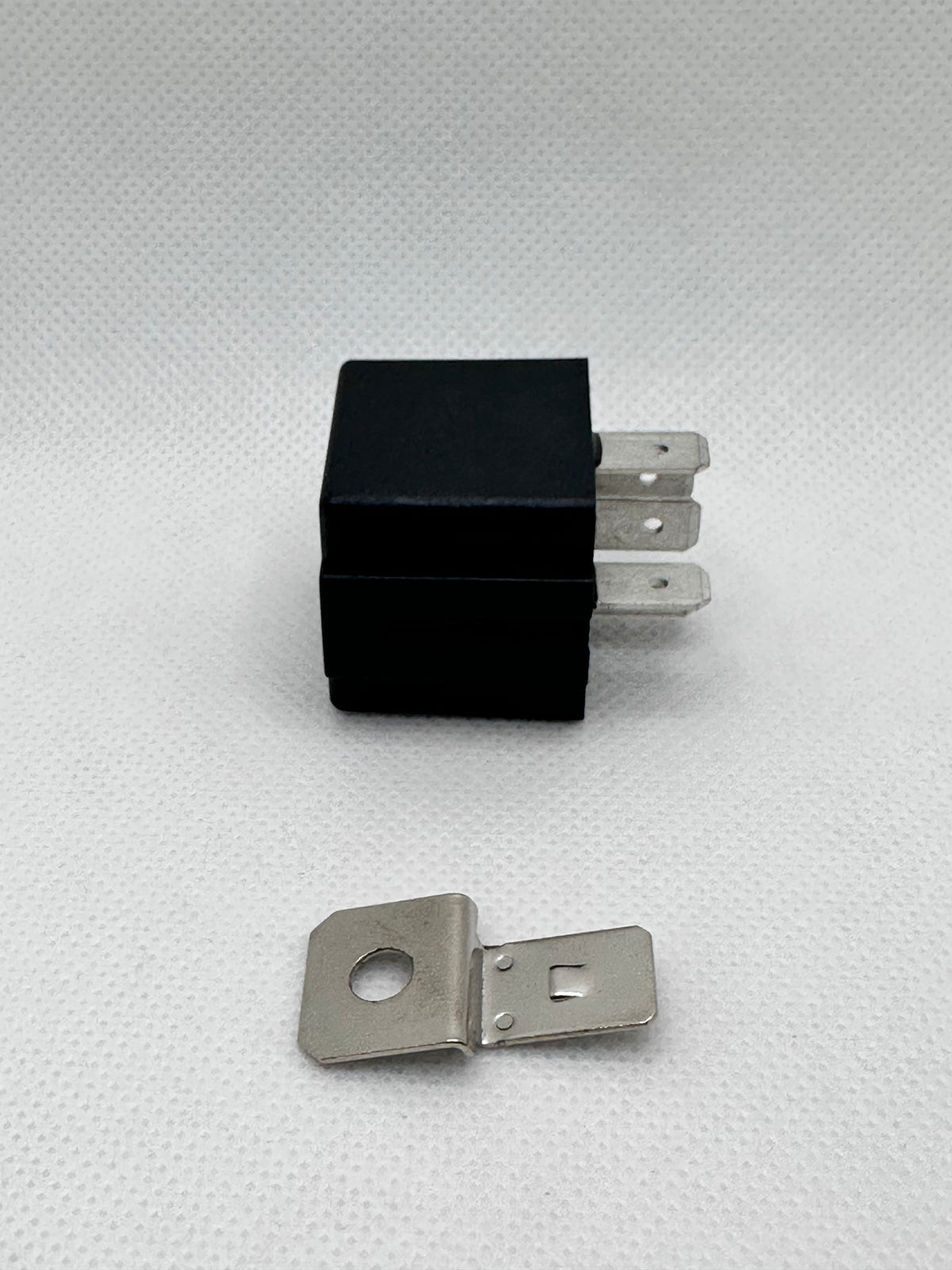 Britax RC-2440R Changeover Relay — 24 V, 5 Pin, Resistor Protected