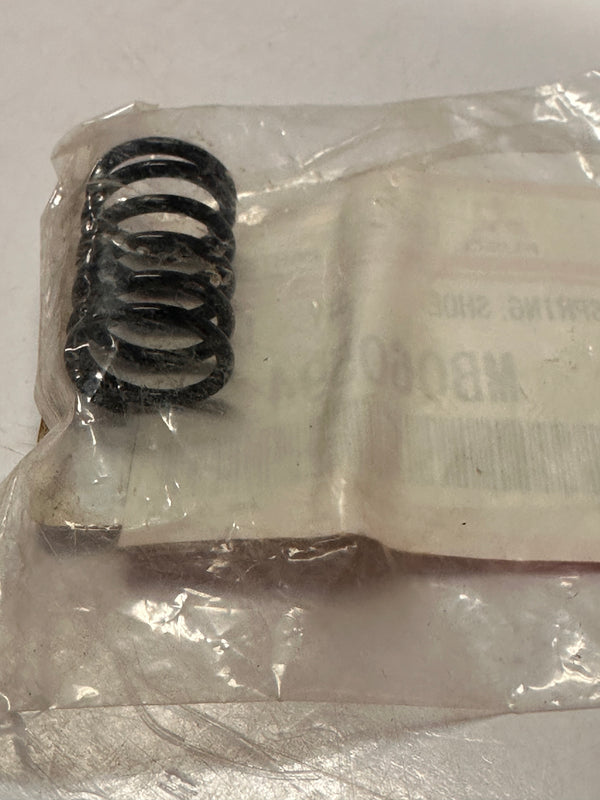 MITSUBISHI Mitsubishi Fuso Spring, Shoe MB060594
