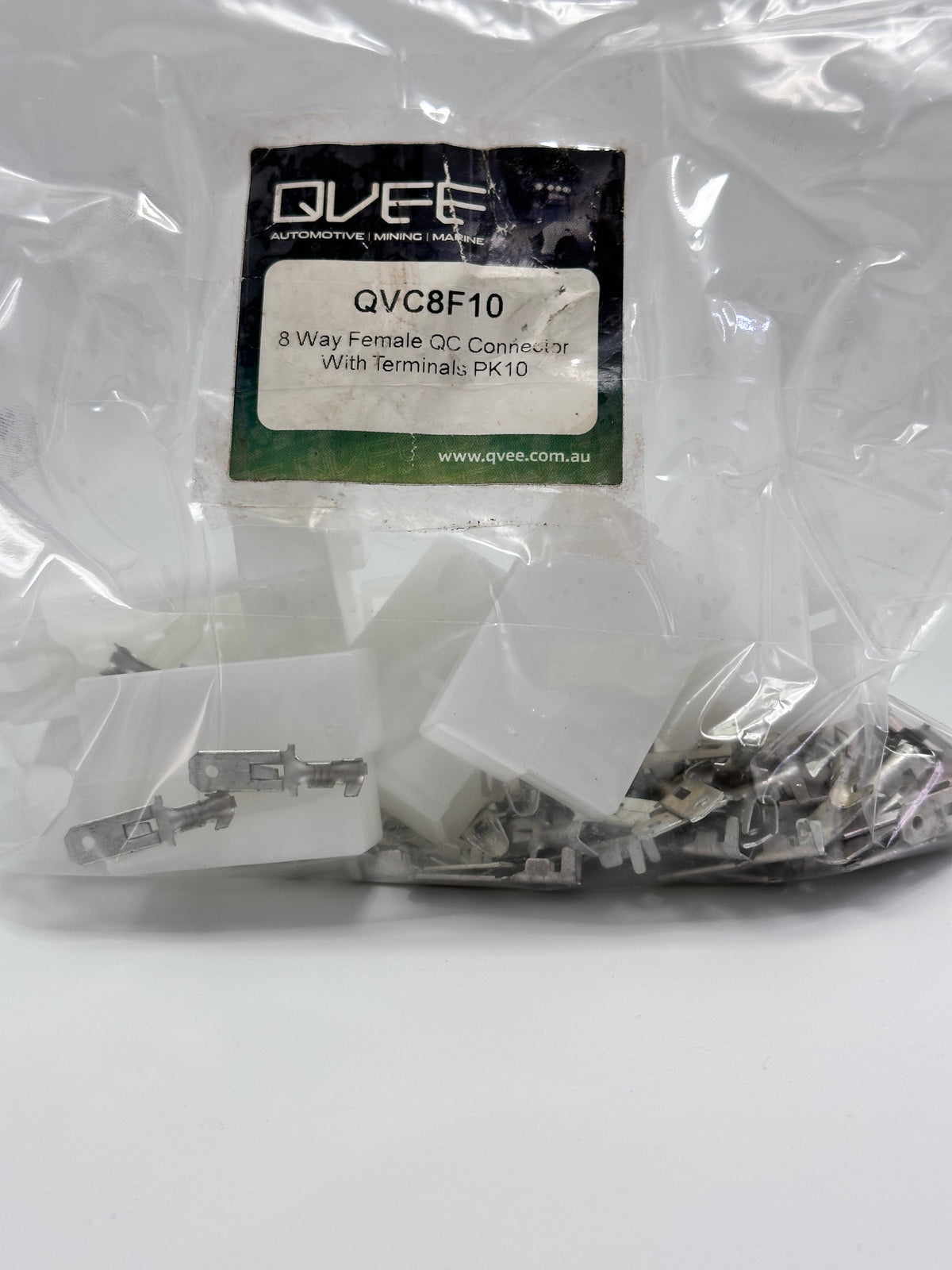 QVEE QVC8F10 8-Circuit Reverse Female Housing Kit – 8MA-250