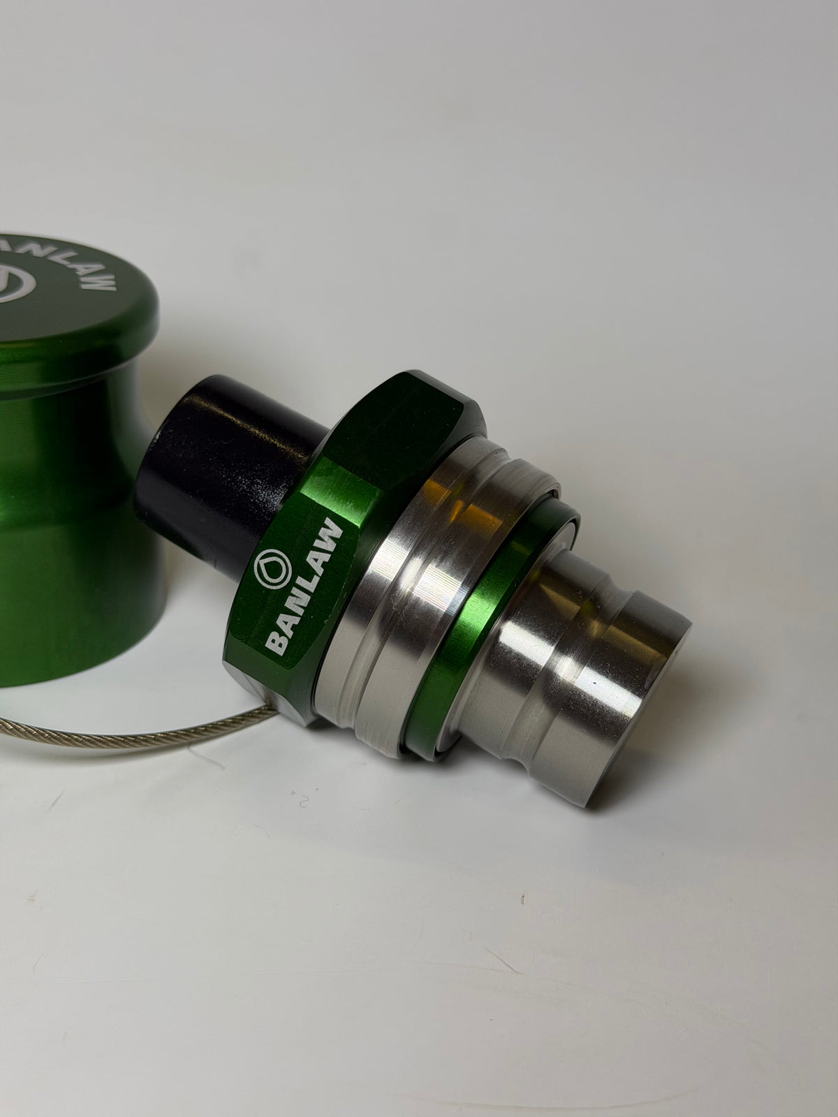 Banlaw BPLR5BE Size 5 Flush Face Fluid Transfer Receiver, 3/4", Green with Cap