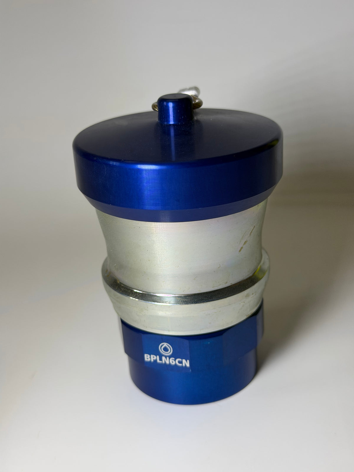 Banlaw BPLN6CNC Size 6 Flush Face Receiver, 3/4" NPT, Blue with Cap