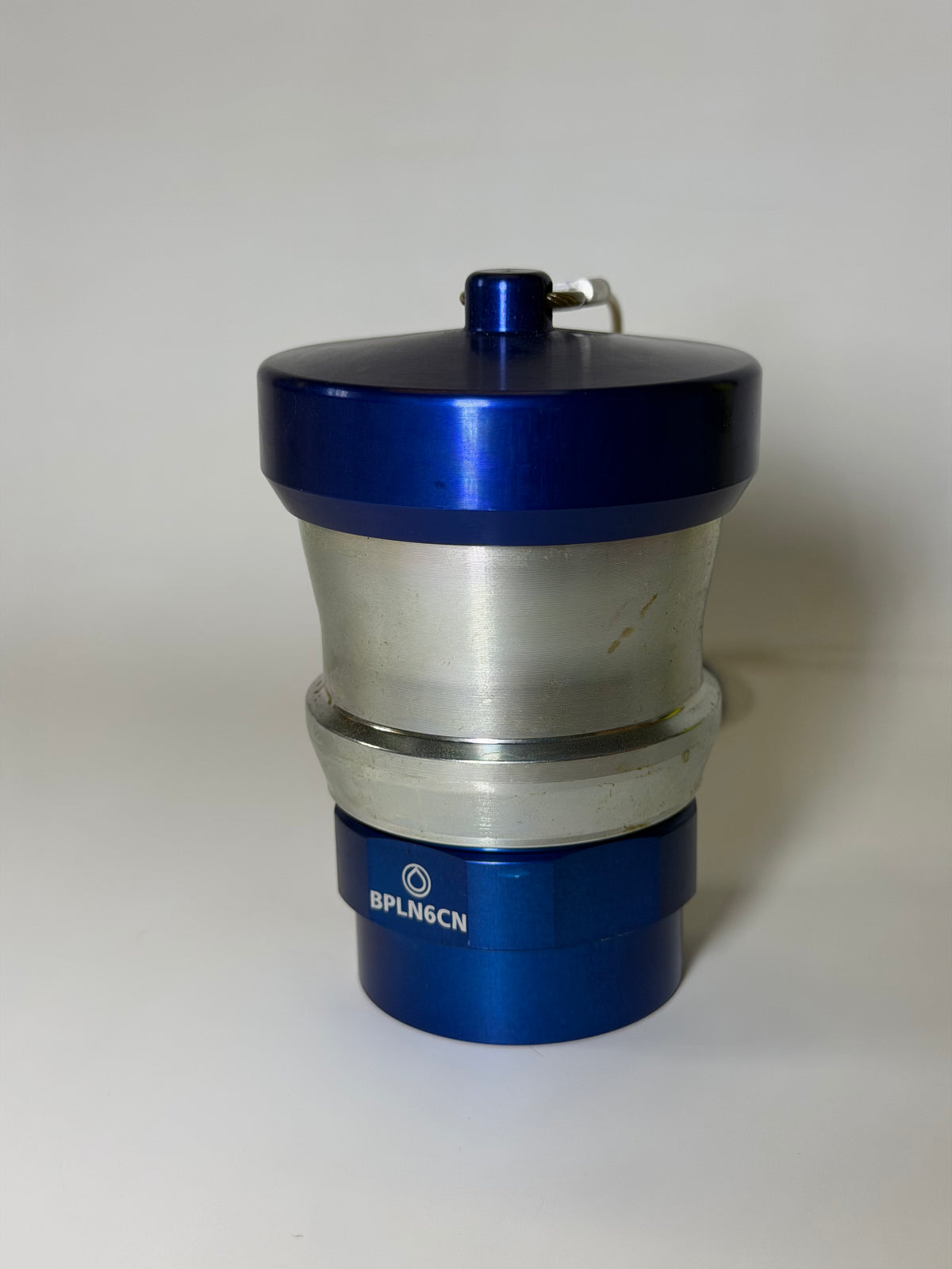 Banlaw BPLN6CNC Size 6 Flush Face Receiver, 3/4" NPT, Blue with Cap