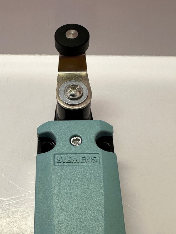 Siemens 3SE5112-0BH01 Position Switch Metal Encloser 40mm Twist Lever