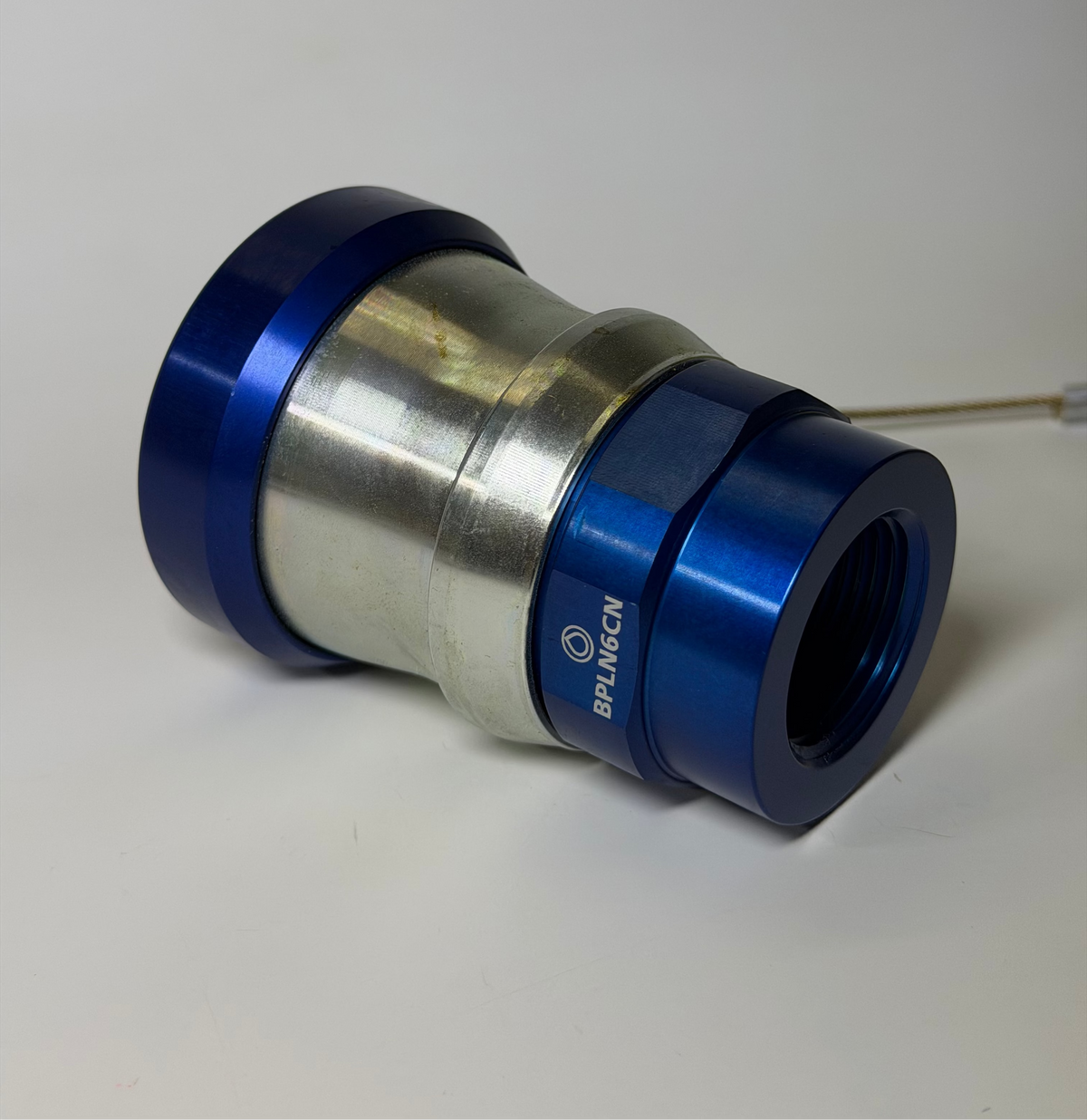 Banlaw BPLN6CNC Size 6 Flush Face Receiver, 3/4" NPT, Blue with Cap