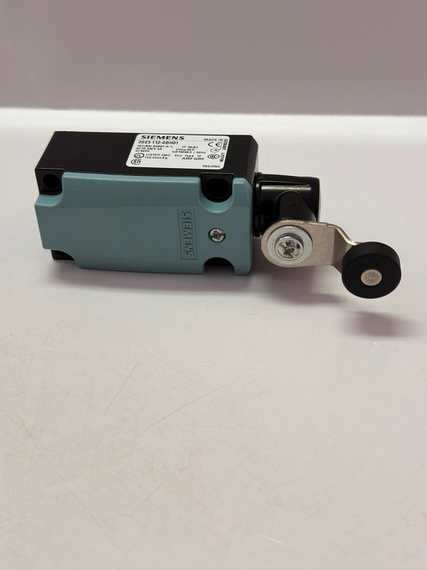 Siemens 3SE5112-0BH01 Position Switch Metal Encloser 40mm Twist Lever
