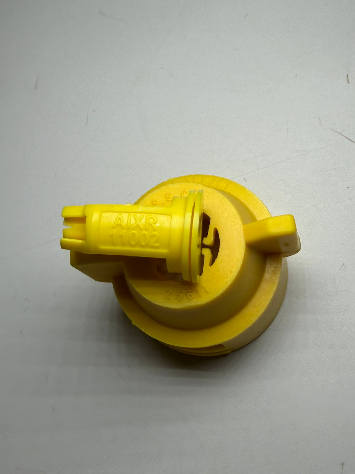 Quick TeeJet Yellow Cap, AIXR Tip & Strainer - Bag of 9