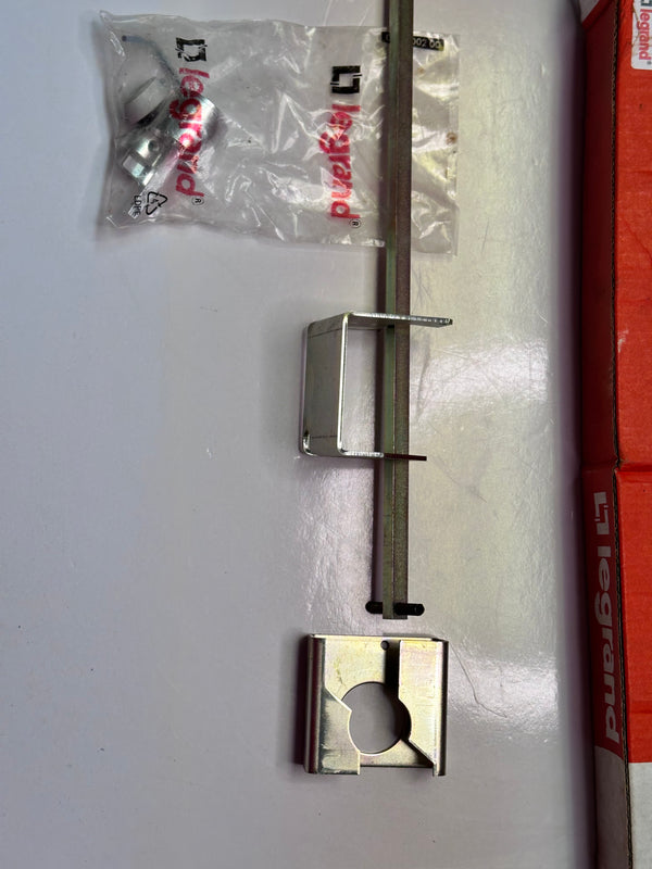 Legrand 0 227 32 Front external handle for Vistop 63A to 160A