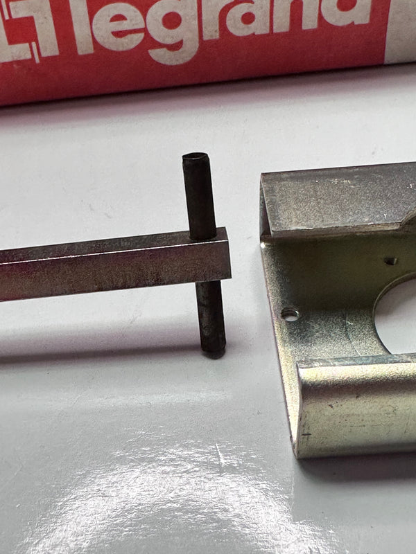 Legrand 0 227 32 Front external handle for Vistop 63A to 160A