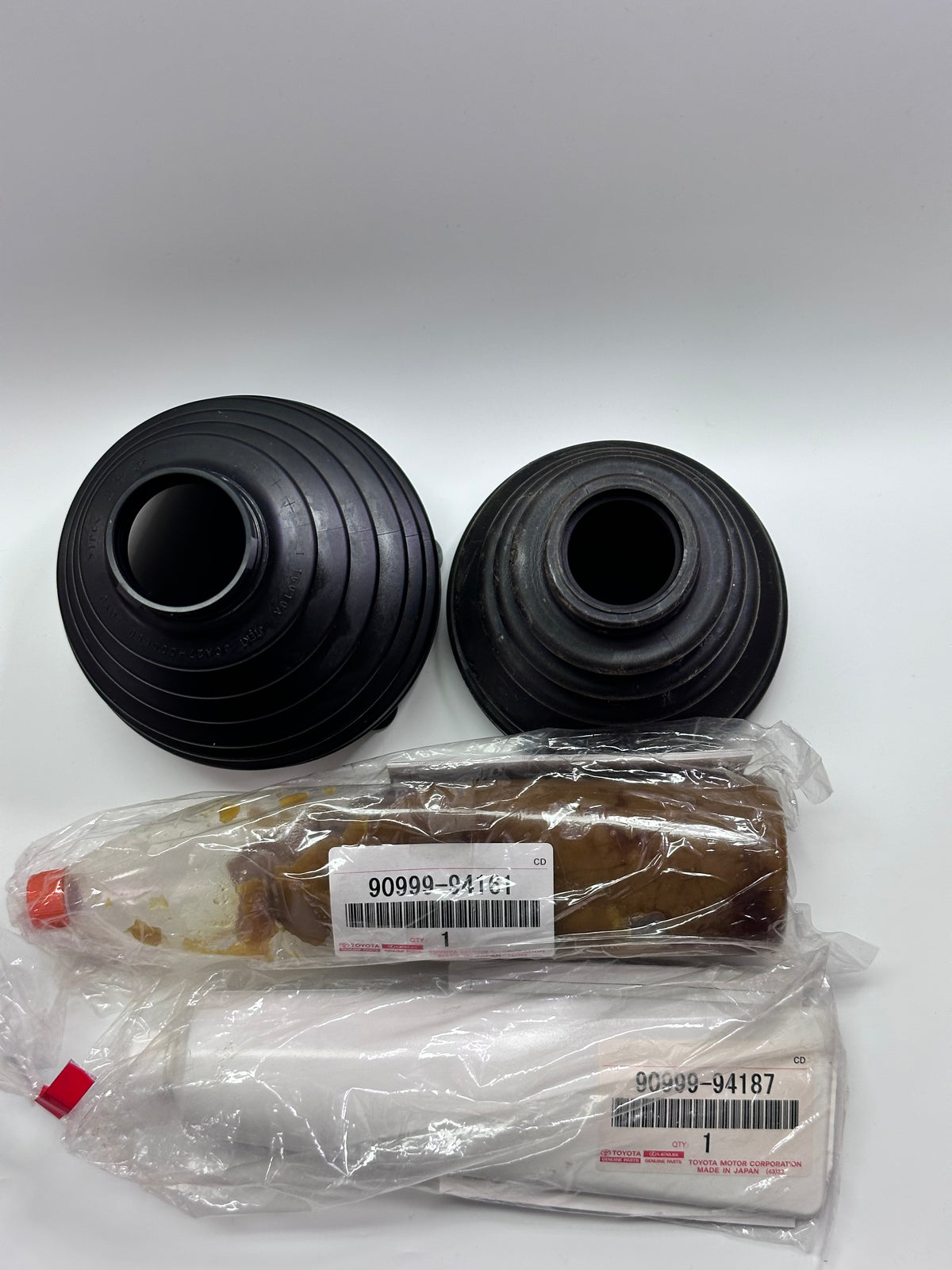 Toyota 04427-60142 Front CV Boot Kit, 120 Series — Missing Clips