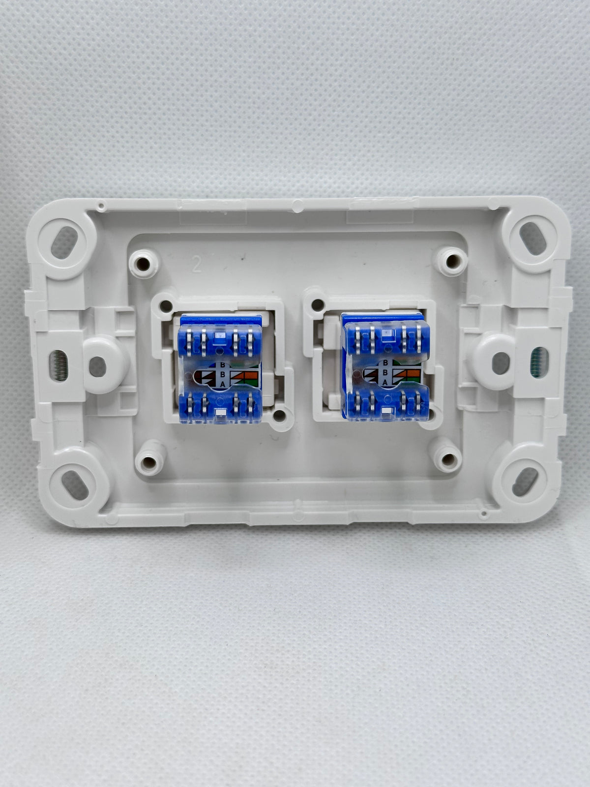 Clipsal 2032VRJA5-WE 2 Gang Vertical Mount RJ45 CAT 5 Socket Outlet