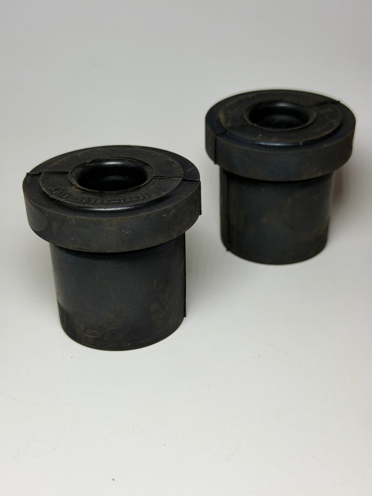 Toyota 90385-18021 Rear Leaf Spring Bushes – Set of 2