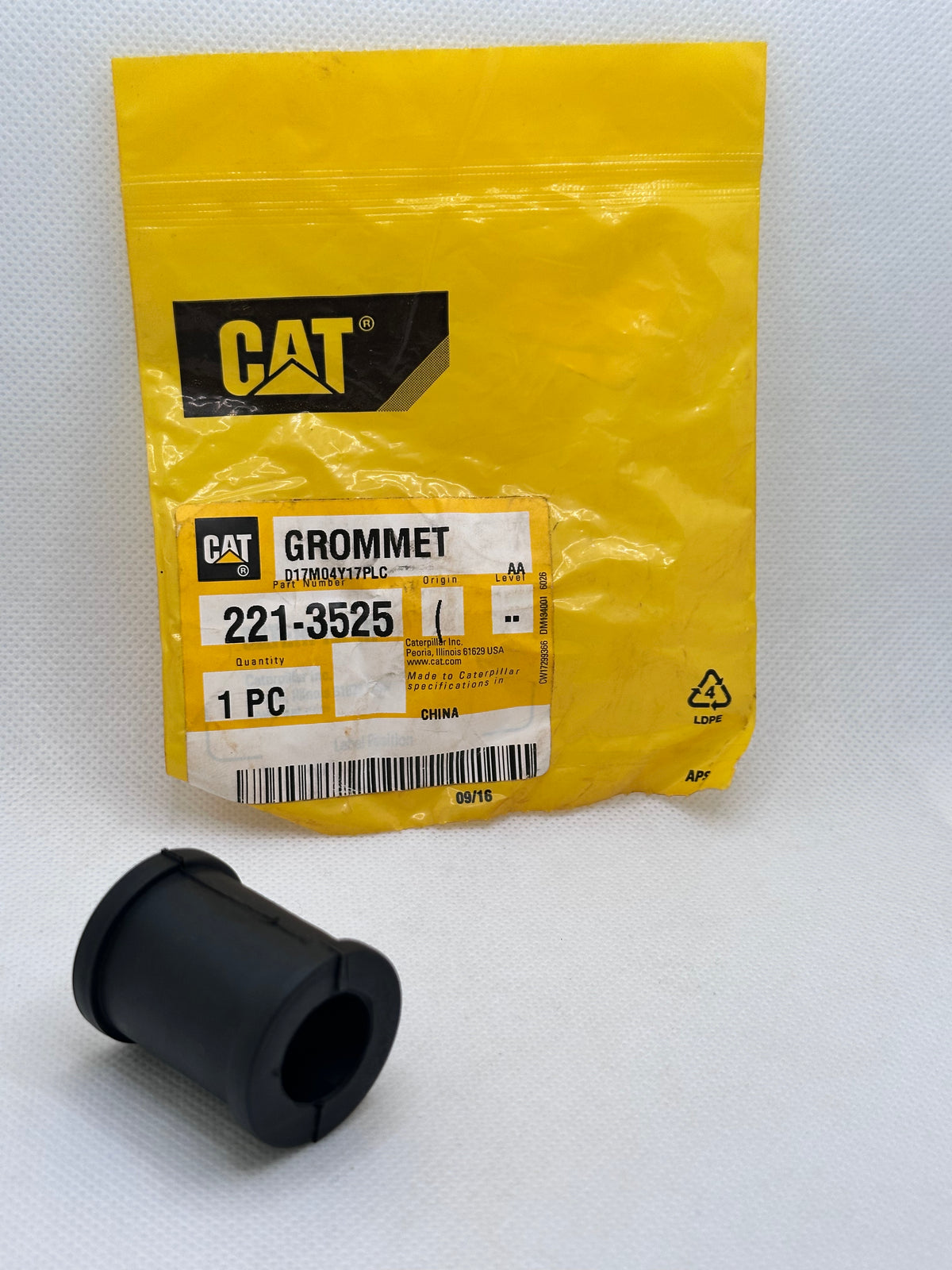 CAT 221-3525 Dual-Flange Rubber Grommet, 15.50 mm ID