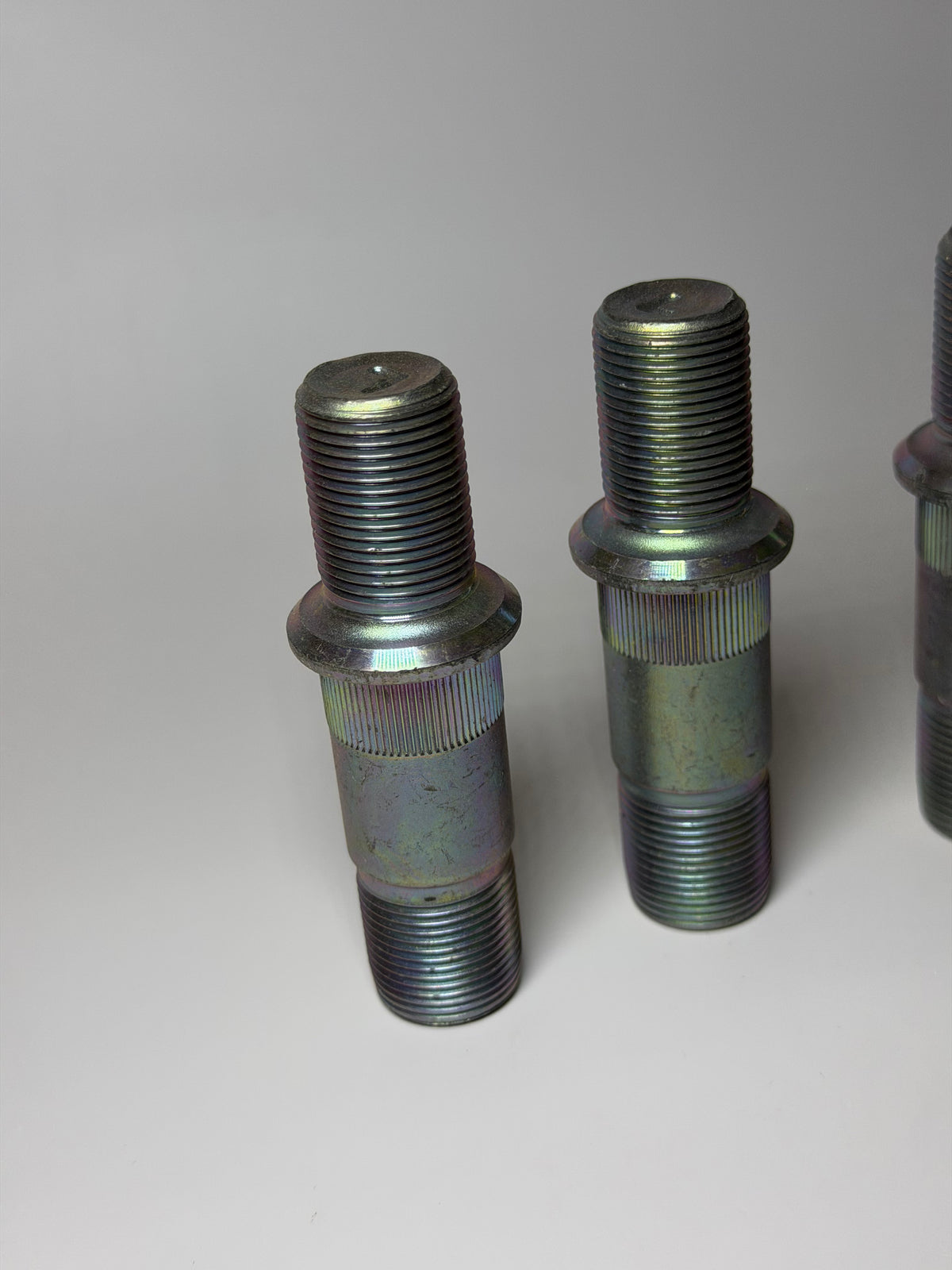 Isuzu 8970815852 Genuine Rear Wheel Pin, Bag of 4