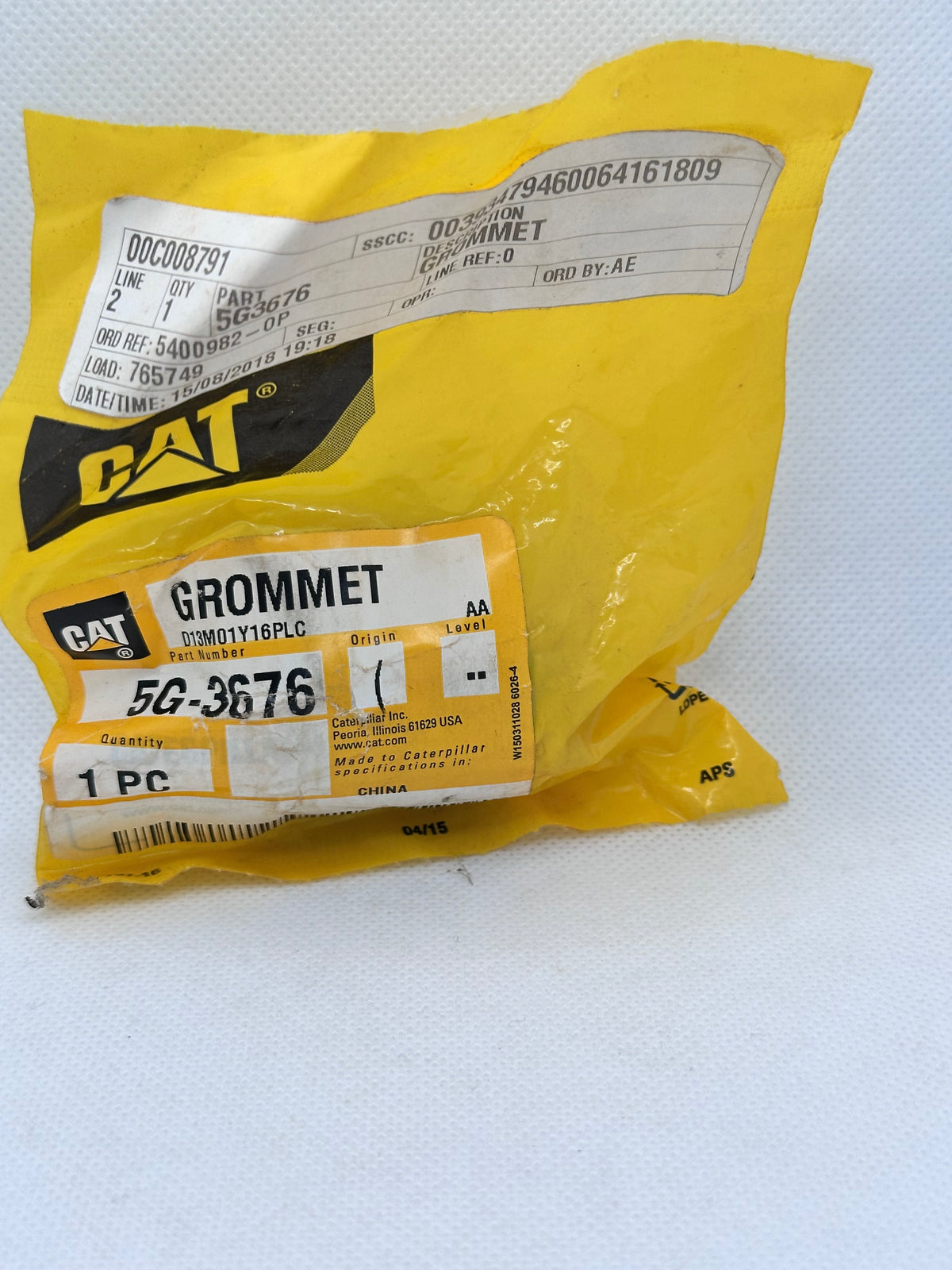 CAT 5G-3676 Dual-Flange Symmetrical Cable Grommet — EPDM