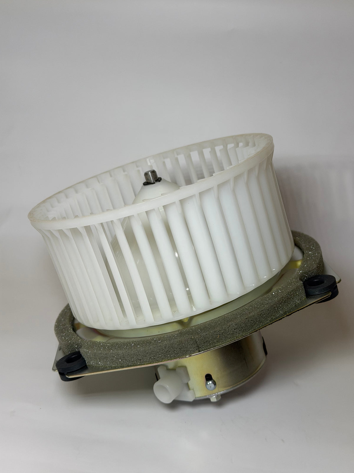 Hitachi 4654697 Motor, A/C