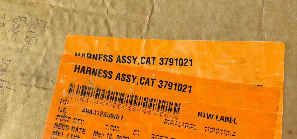CAT 379-1021 Genuine Fuse Block Circuit Breaker Panel Harness
