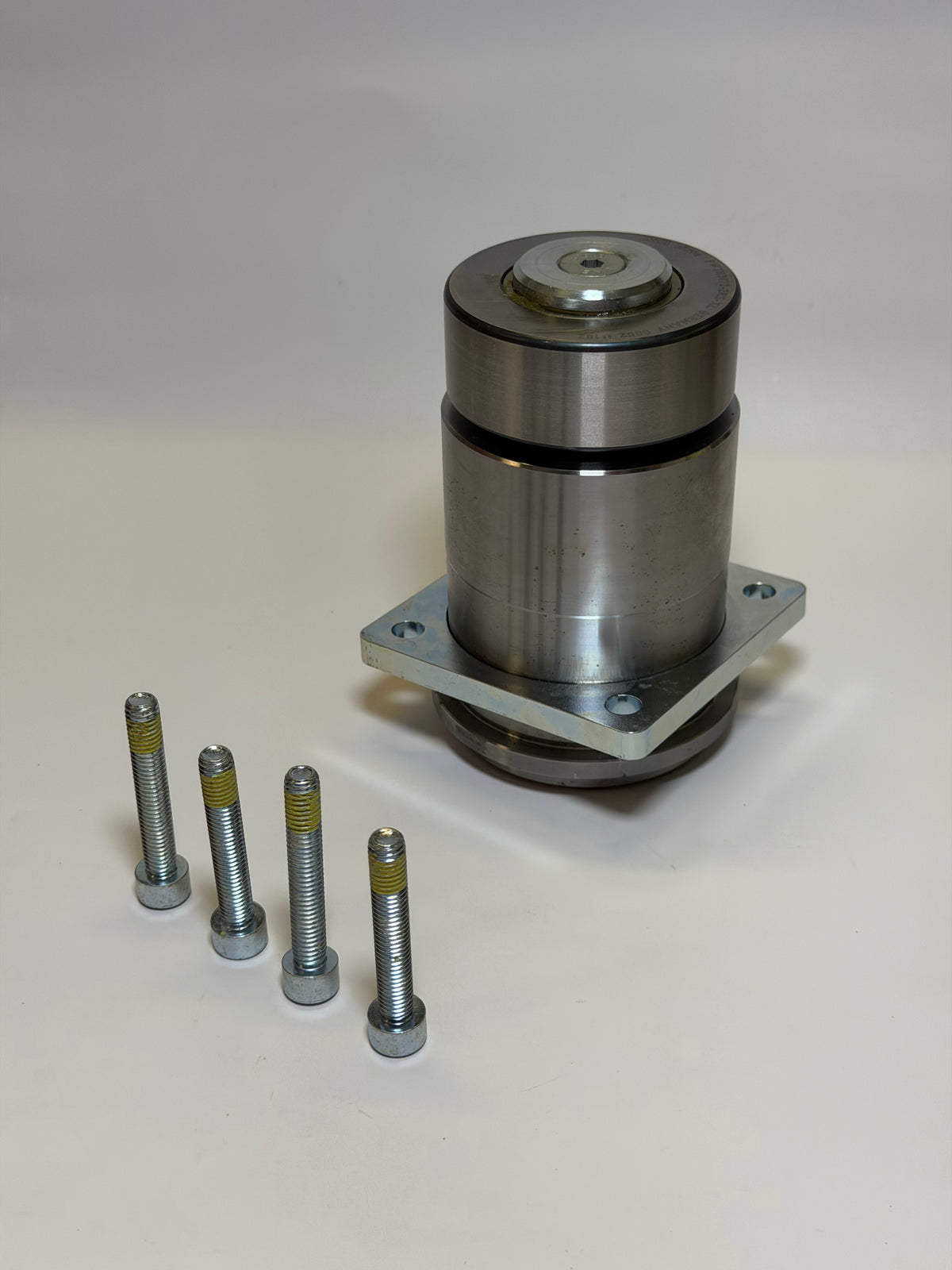 0913274 Roller 72 Short Version (3HAC035460-001