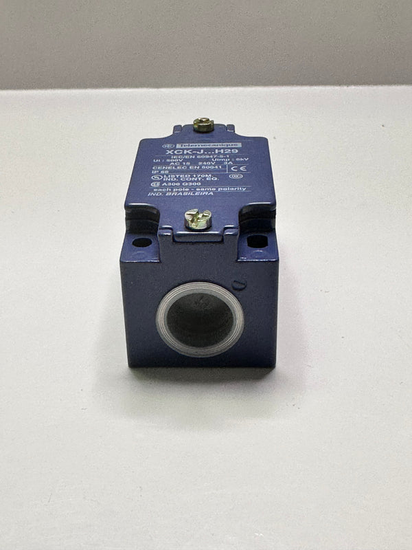Telemecanique XCK-J4H29 Limit Switch Body with Contact, Cable Entry