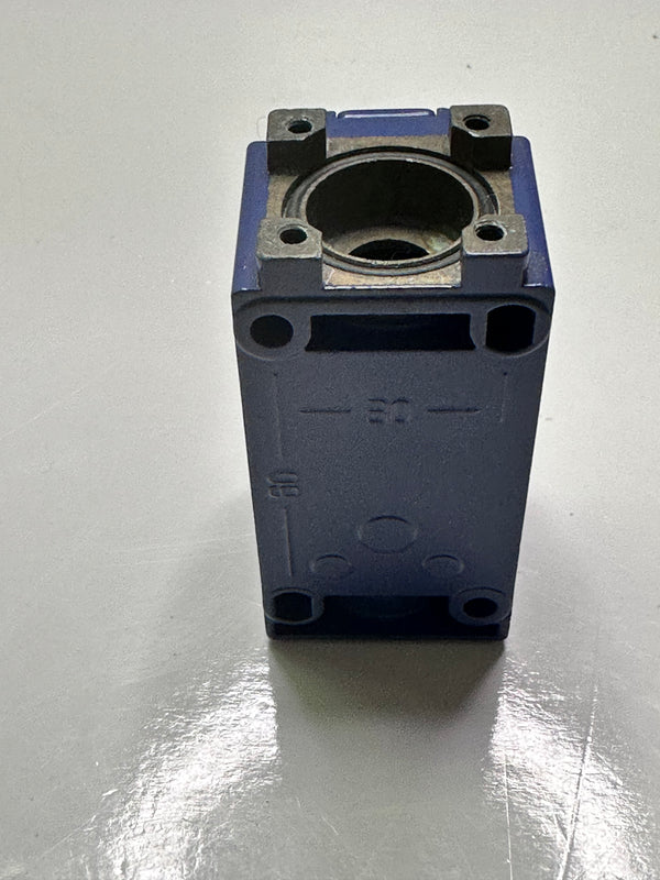 Telemecanique XCK-J4H29 Limit Switch Body with Contact, Cable Entry