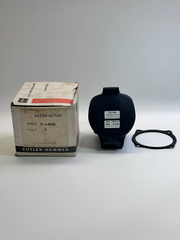 Marechal DS3, 5 40A 415V Socket Outlet 31 44035 - Black