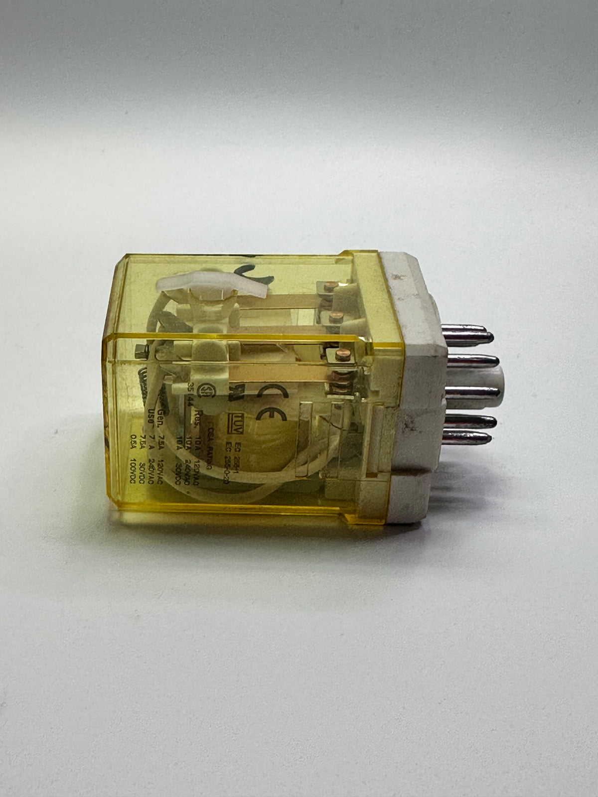IDEC RR3PA-ULCAC110V Plug-In Relay — 3PDT, 10 A, 110 VAC
