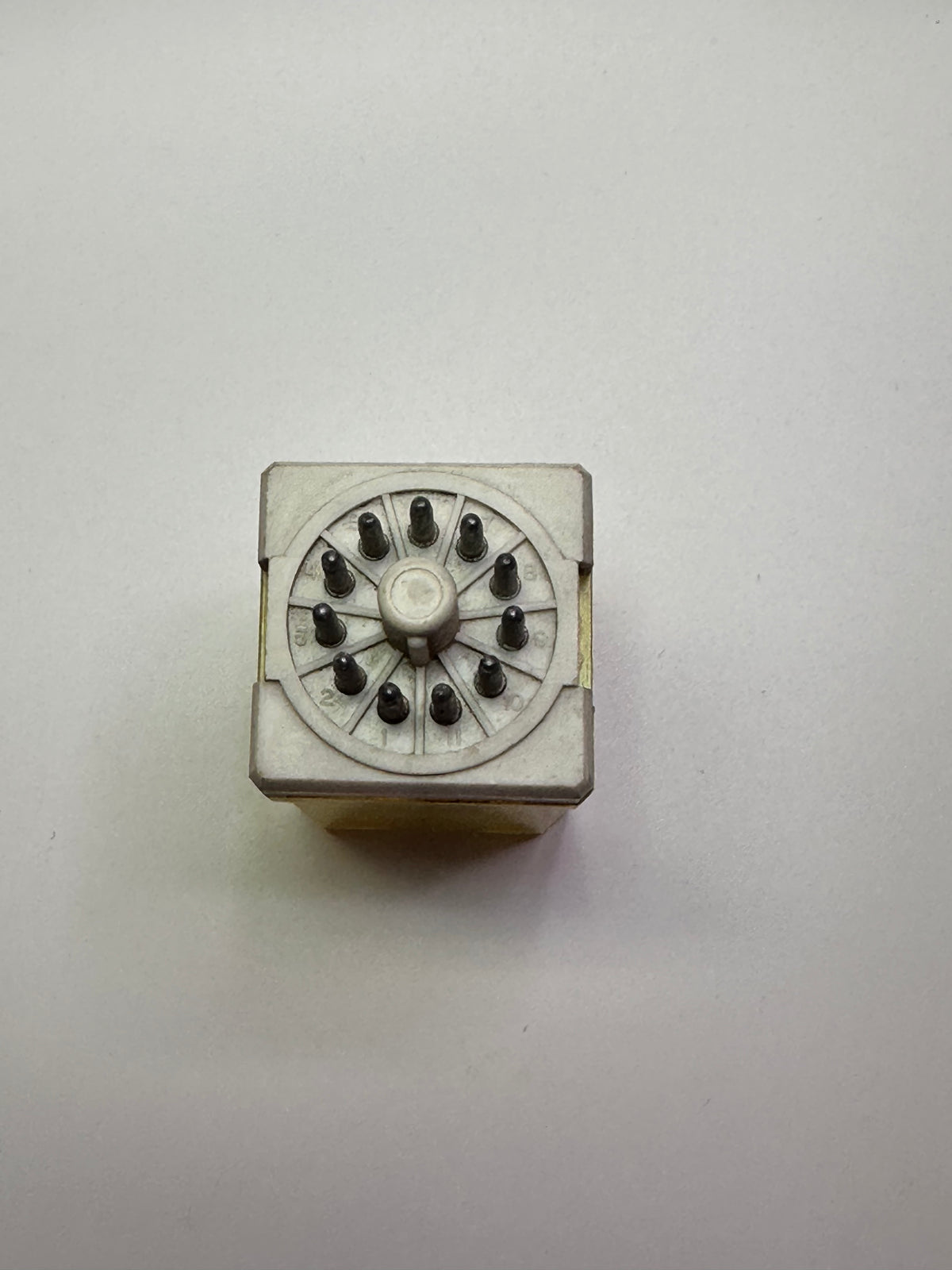 IDEC RR3PA-ULCAC110V Plug-In Relay — 3PDT, 10 A, 110 VAC