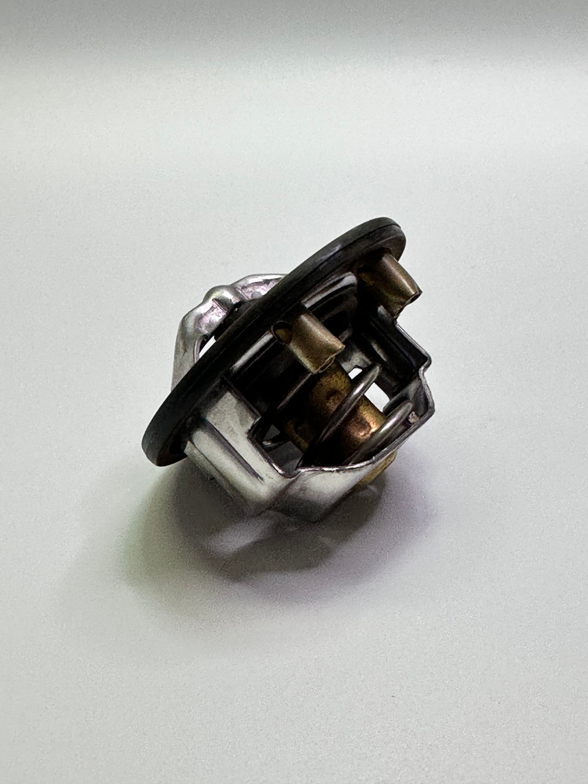 Isuzu 8973007902 Engine Thermostat