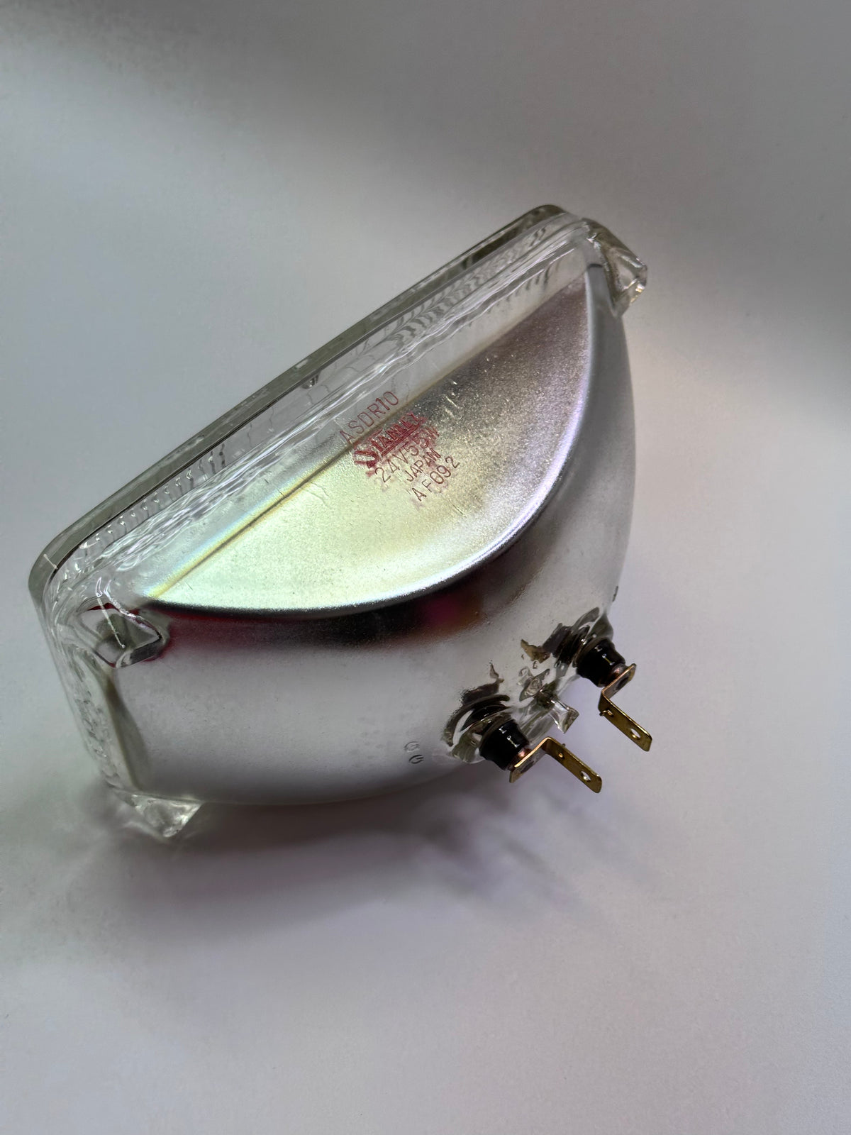 26011-Z5000 24V, 55W Sealed Beam Head Lamp for Nissan Diesel Motor Co. Ltd. - ASDR10
