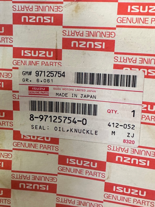 Isuzu 8971257540 Genuine Knuckle Oil Seal