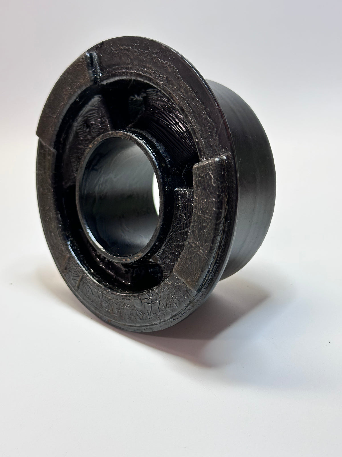 Genuine Isuzu 8980070371 Cabin Bracket Mounting Rubber – 98007037