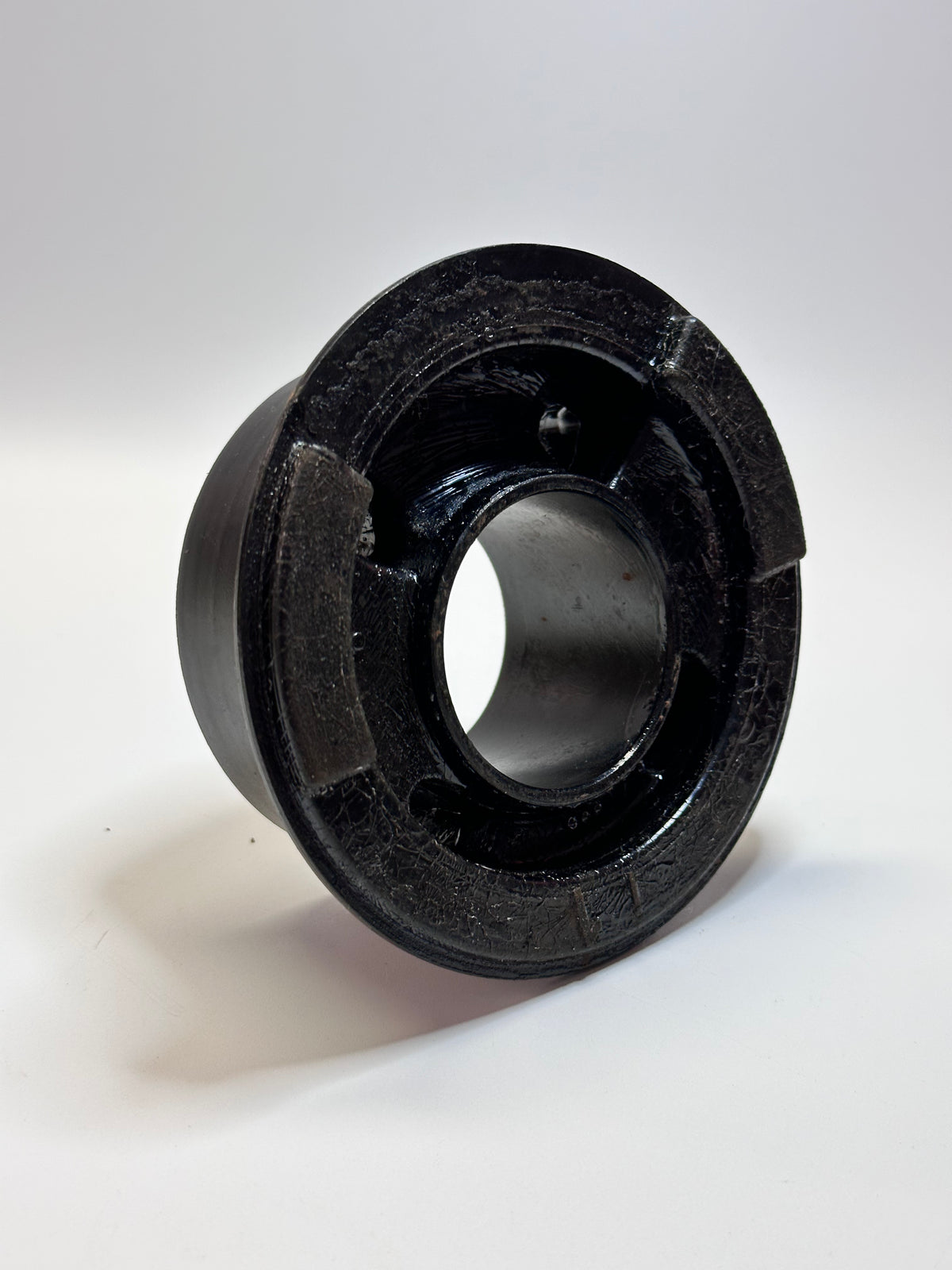 Genuine Isuzu 8980070371 Cabin Bracket Mounting Rubber – 98007037