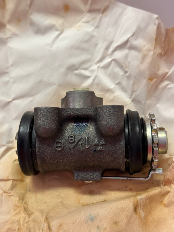 Mitsubishi MB060583 Genuine Cylinder Assy, RR Brake