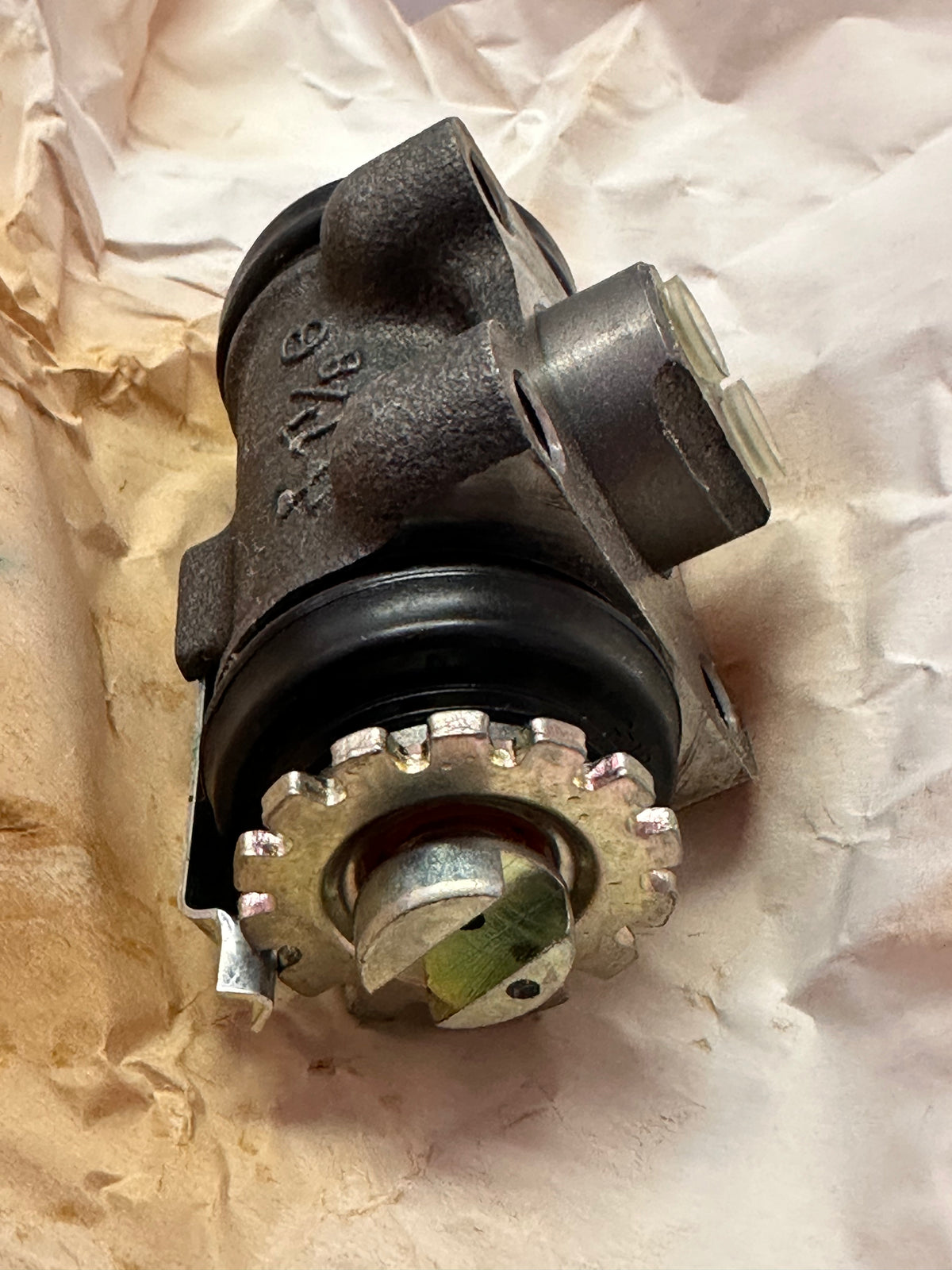 Mitsubishi MB060583 Genuine Cylinder Assy, RR Brake